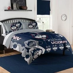 The Northwest UConn Huskies Full/Queen Comforter Set With Shams