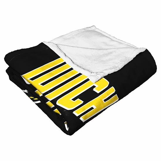 The Northwest Wichita State Shockers Alumni Silk-Touch Throw Blanket - Image 3